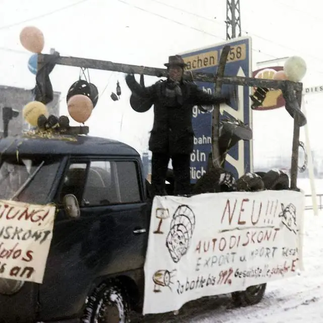 Der erste Zug 1969 ging bei dichtem Schneetreiben als Schneezug in die Geschichte ein.